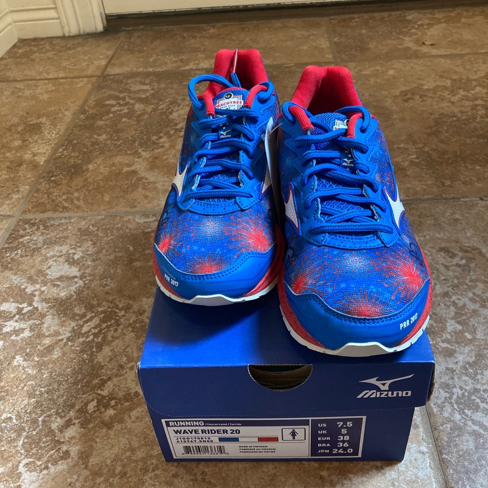 Mizuno Waverider 20